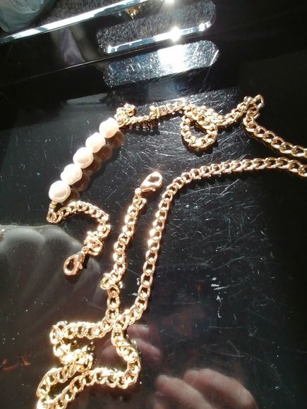 Spectrum Glam Clam  Make Up Brush Set bag has chain 10 brushes for face and eyes - Picture 11 of 14